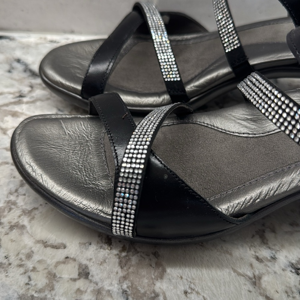 Naot Black Women's Strappy Rhinestone Sandals a Size 7 - Picture 3 of 9